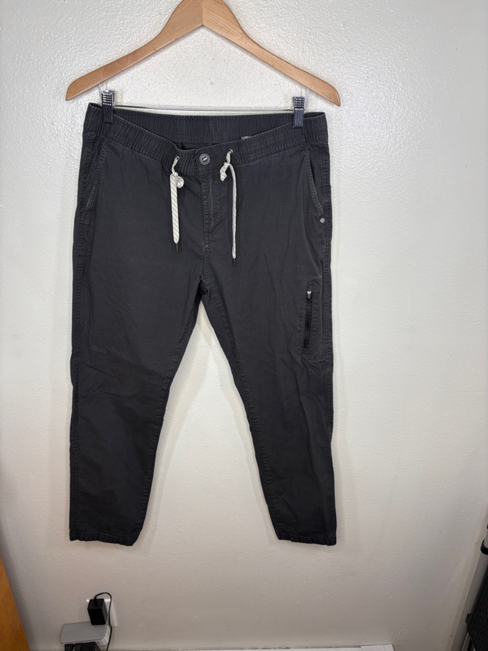 Vuori Charcoal Ripstop Slim Fit Pants Men Size L